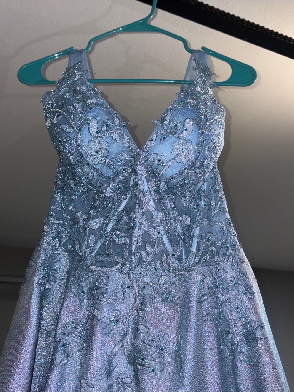 Elegant Light Blue Embellished V-Neck Evening Dress